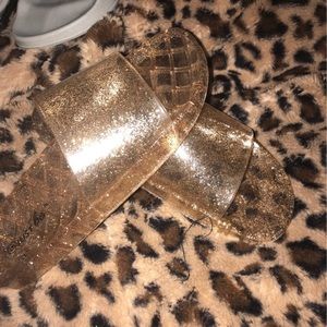1 pair of size 9  glitter jelly slides